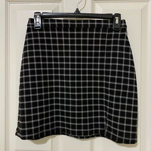 Hollister Black Plaid Skirt (Size S)